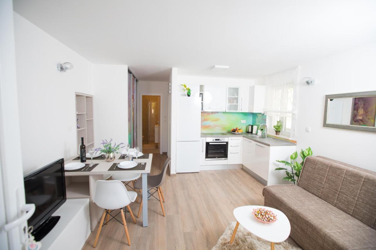 Apartman Roza Podstrana Exteriör bild